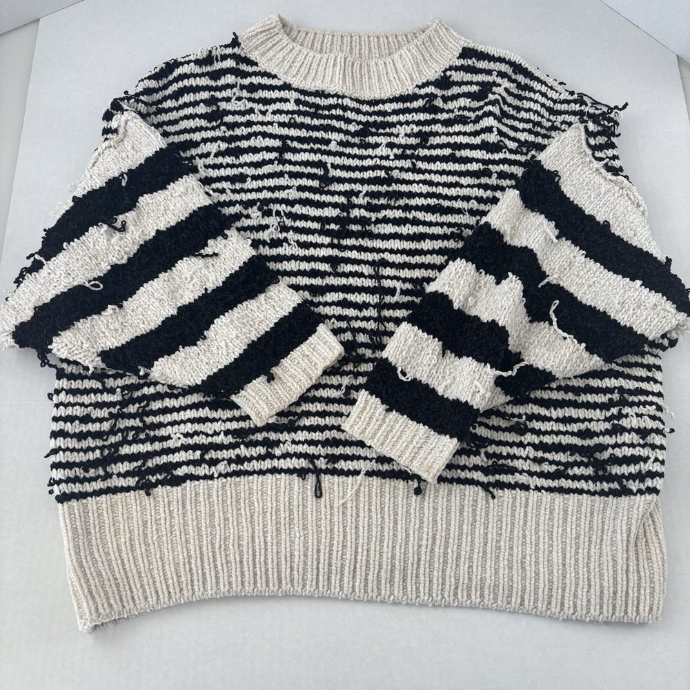 Oversized Comfy Sweater  Adult‎ Small Striped Shaggy Fall Cream &Black Winter